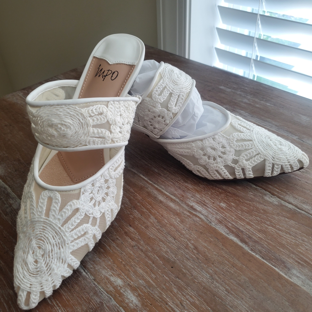 NWOT White Lace Kitten Heel Pump Size 9, never worn - Picture 4 of 4